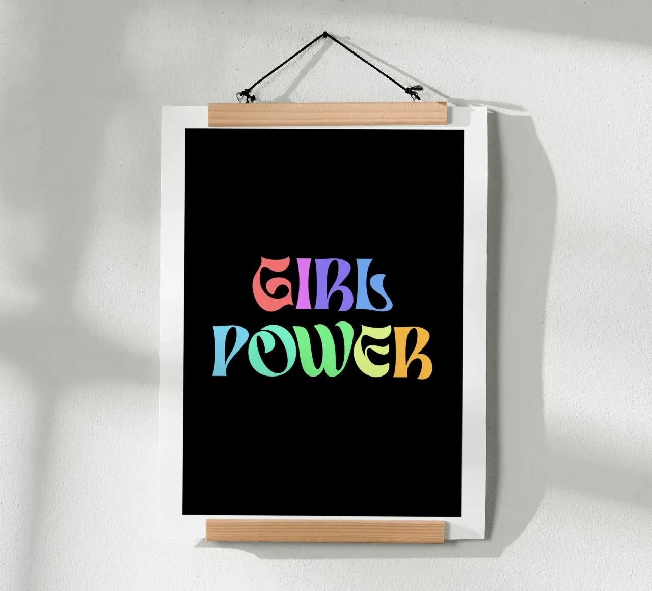 Poder femenino poster con marco de madera de Wall of Words
