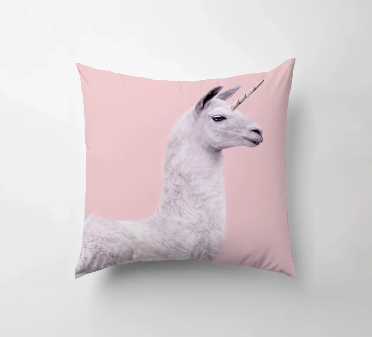 Llama Unicorn cuscino da Paul Fuentes Design