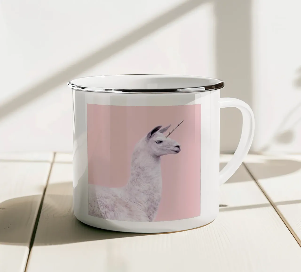 Llama Unicorn tazza in smalto da Paul Fuentes Design