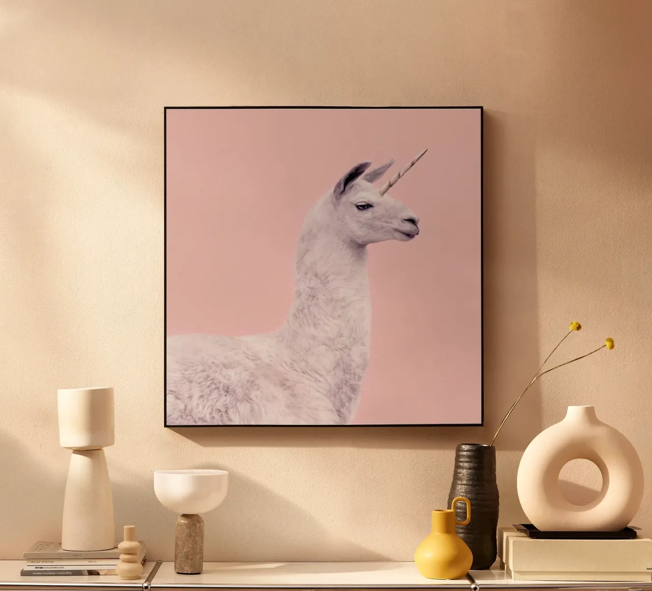 Llama Unicorn plexiglass da Paul Fuentes Design