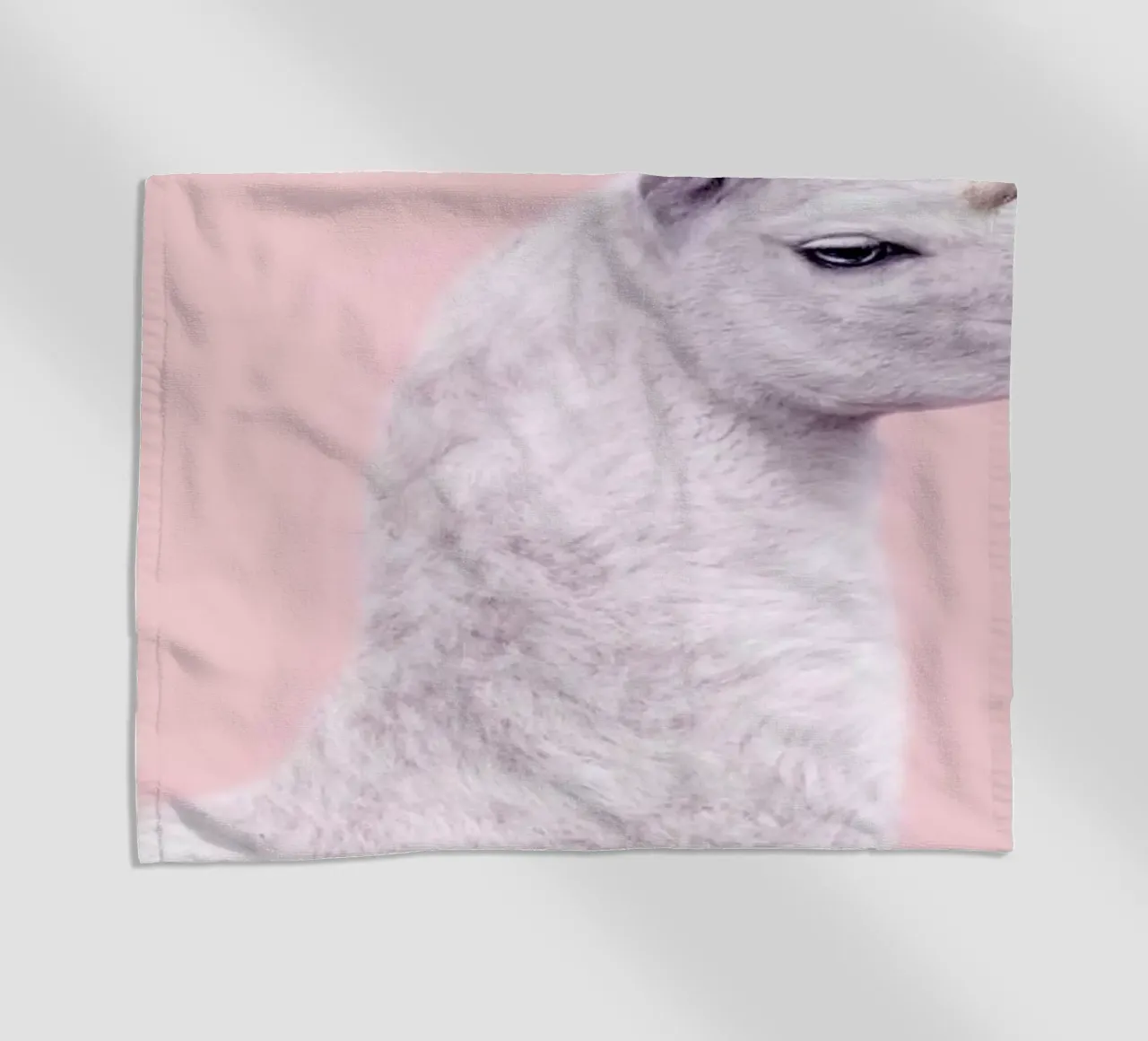 Llama Unicorn telo mare da Paul Fuentes Design