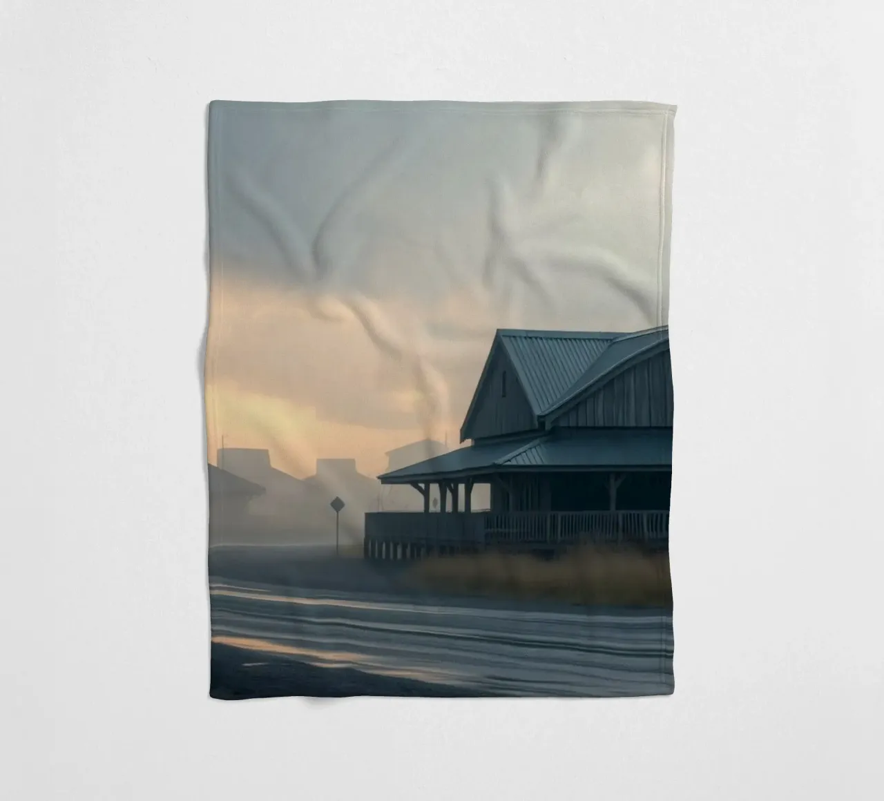 Strada di campagna bagnata dalla pioggia con case rustiche sotto un cielo lunatico coperta in pile da DesignDoodle