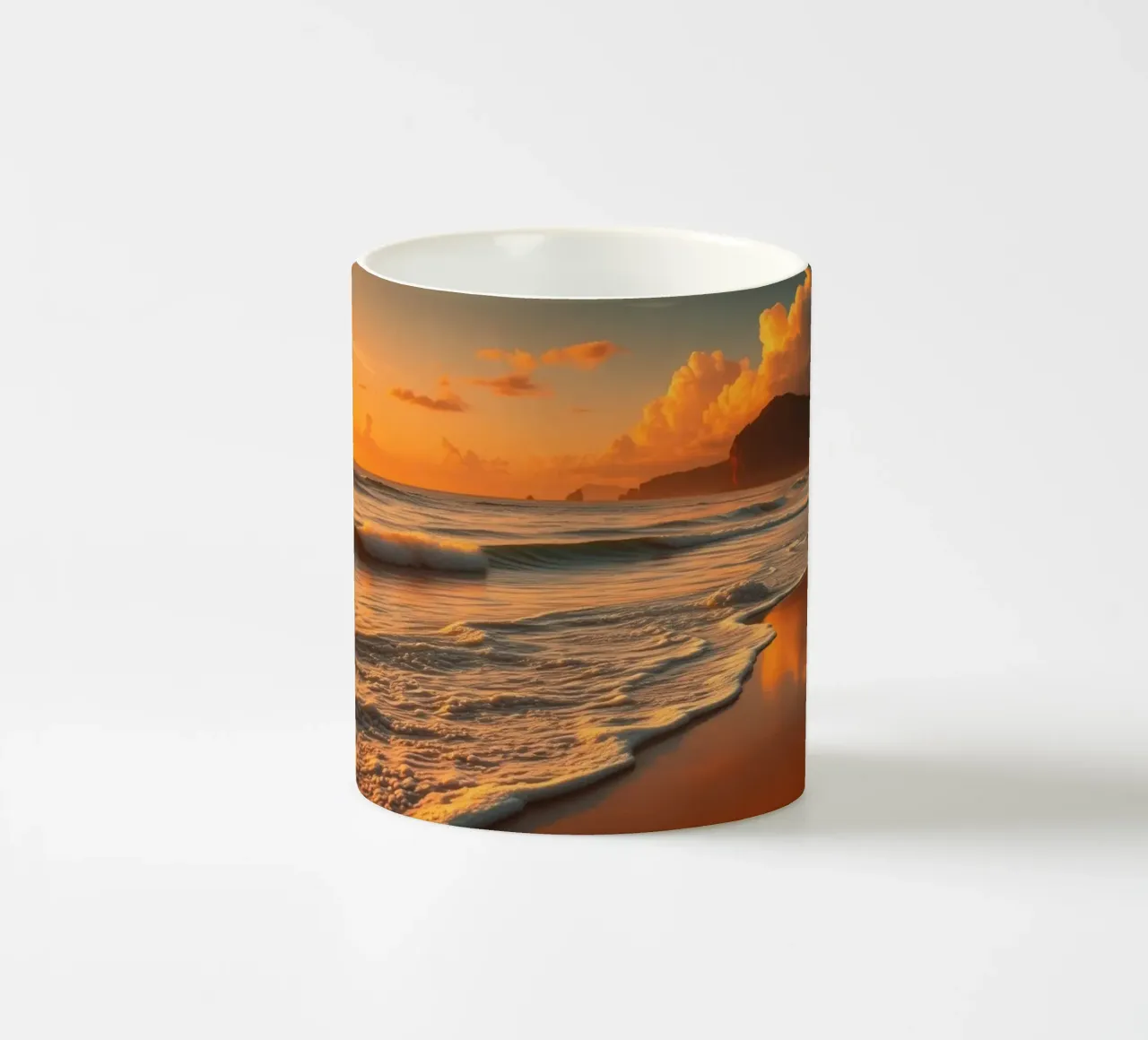 Tramonto sulle onde calme dell'oceano in una spiaggia tranquilla tazza in ceramica da DesignDoodle