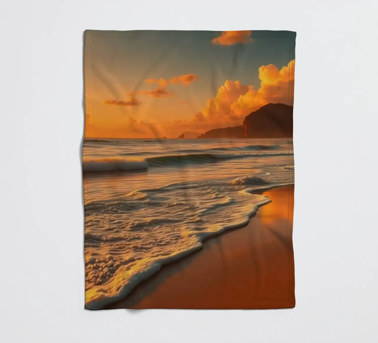 Tramonto sulle onde calme dell'oceano in una spiaggia tranquilla coperta in pile da DesignDoodle