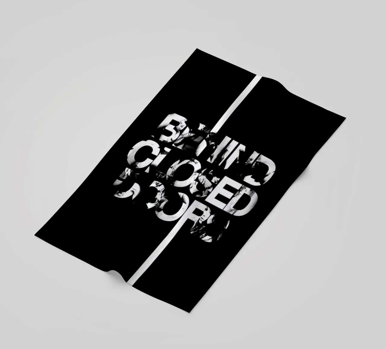 Behind Closed telo mare da Petros Afshar