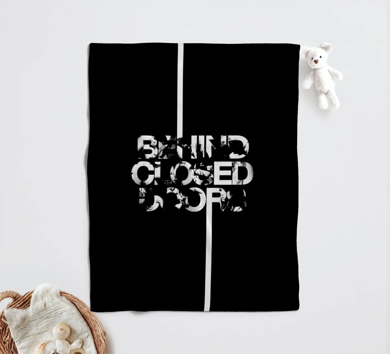 Behind Closed fleecedeken van Petros Afshar