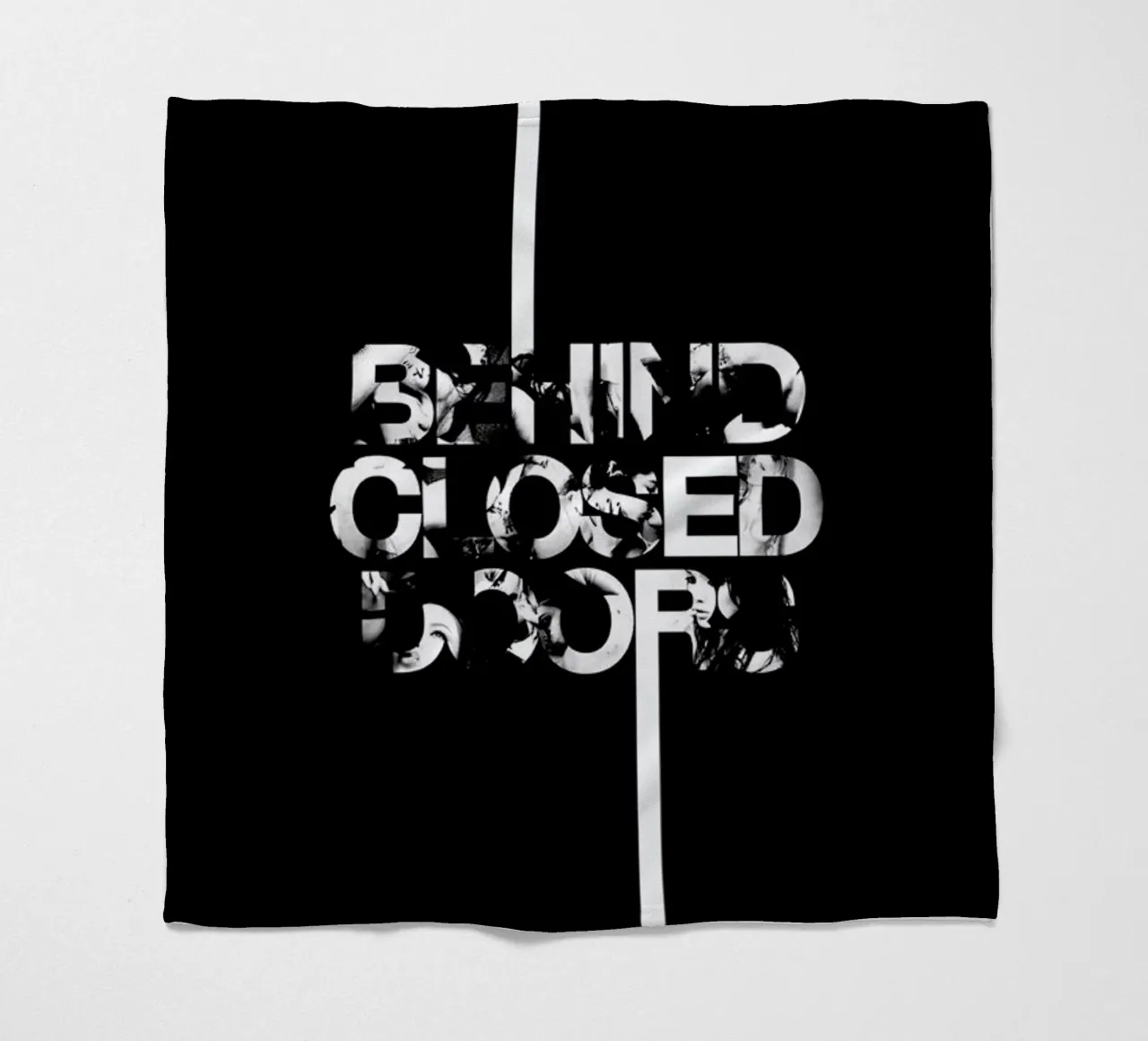 Behind Closed fleecedeken van Petros Afshar