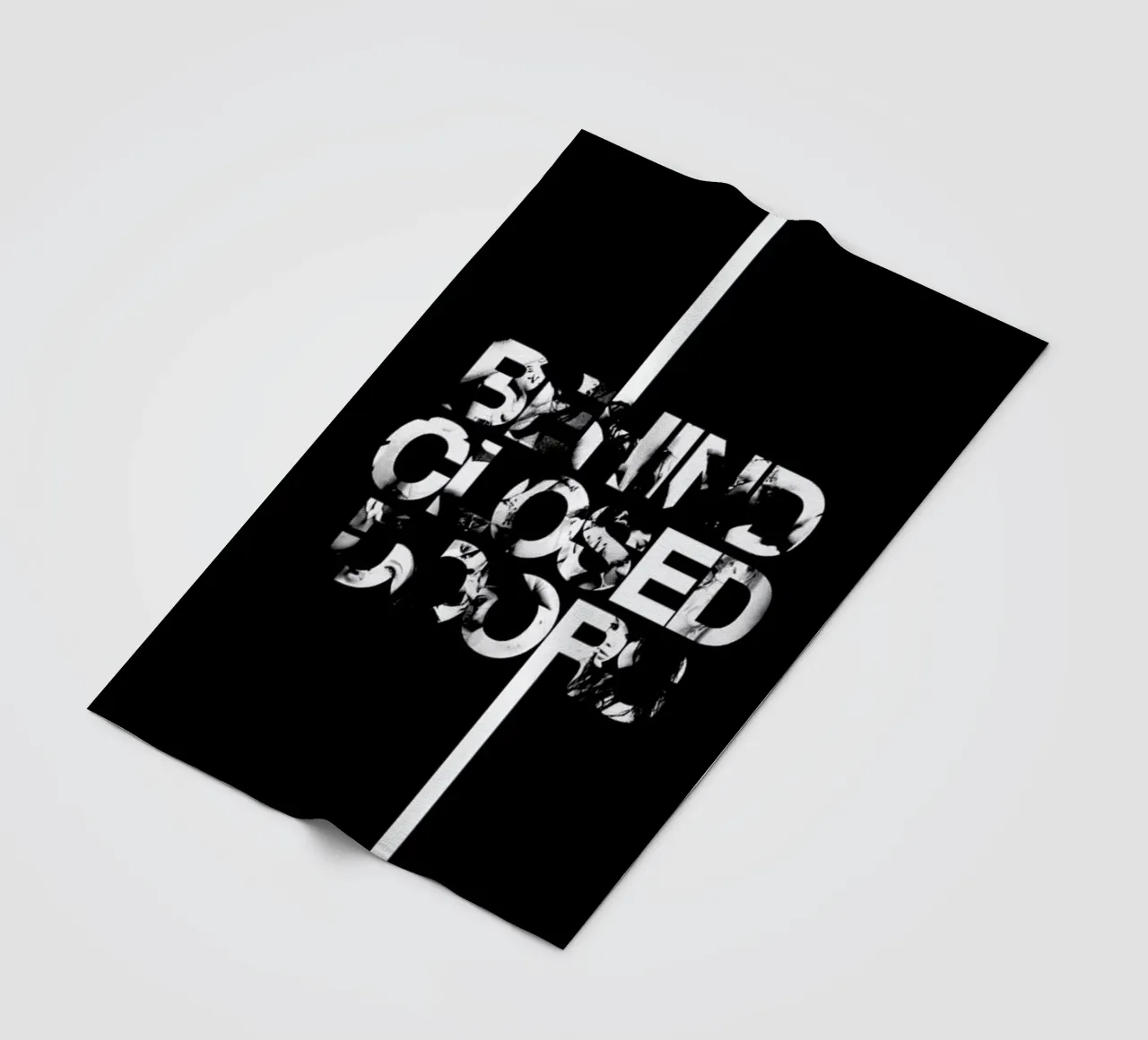 Behind Closed fleecedeken van Petros Afshar