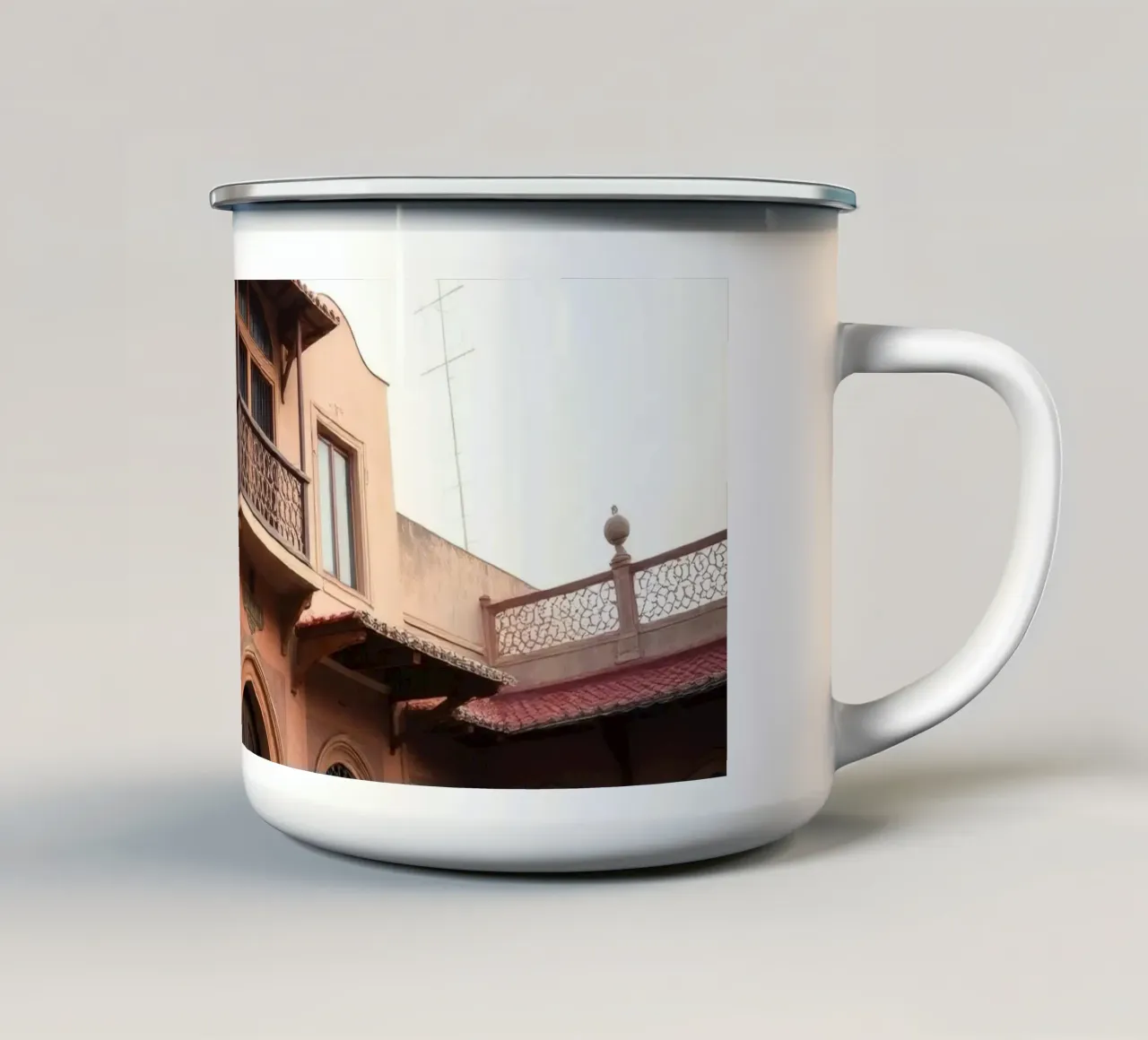 L'architecture historique présente un design traditionnel complexe mug en émail de DesignDoodle