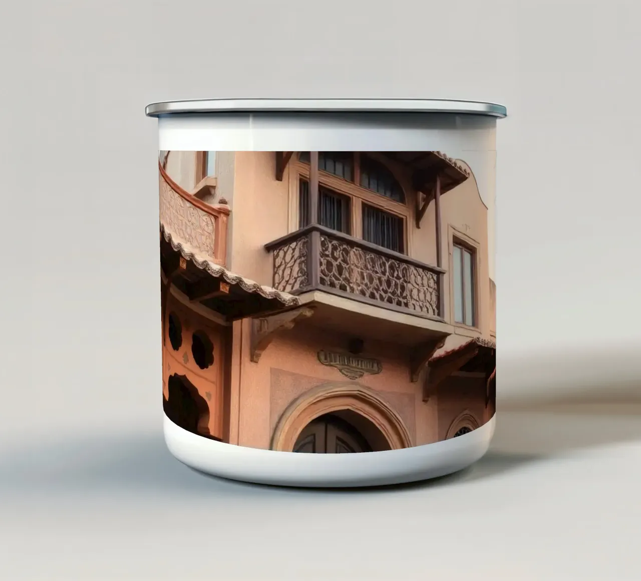L'architecture historique présente un design traditionnel complexe mug en émail de DesignDoodle