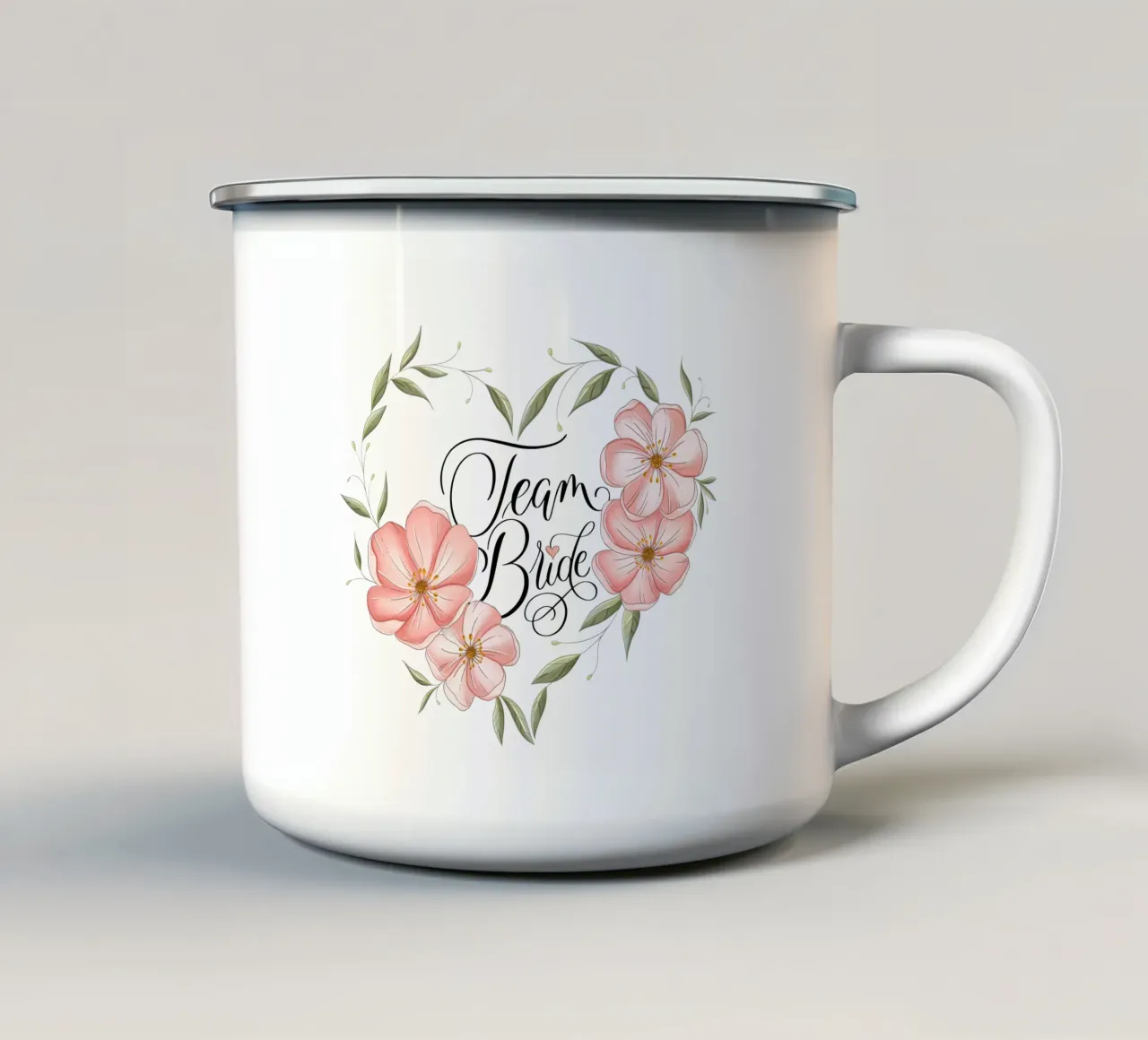 Team Sposa. Incantevole cuore floreale con calligrafia. tazza in smalto da CalliLetters