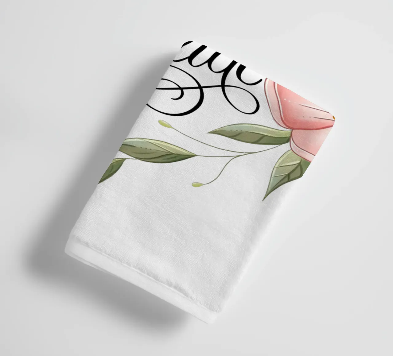 Team Sposa. Incantevole cuore floreale con calligrafia. asciugamano da bagno da CalliLetters