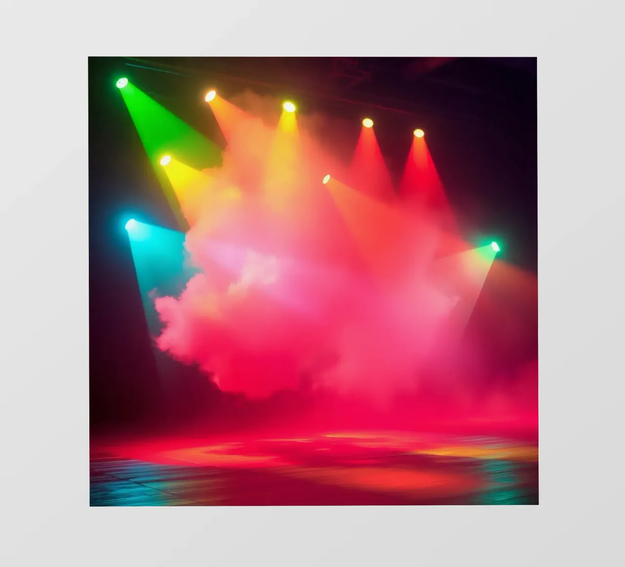 Le luci di scena colorate illuminano la nebbia durante la performance pellicola backlit da DesignDoodle