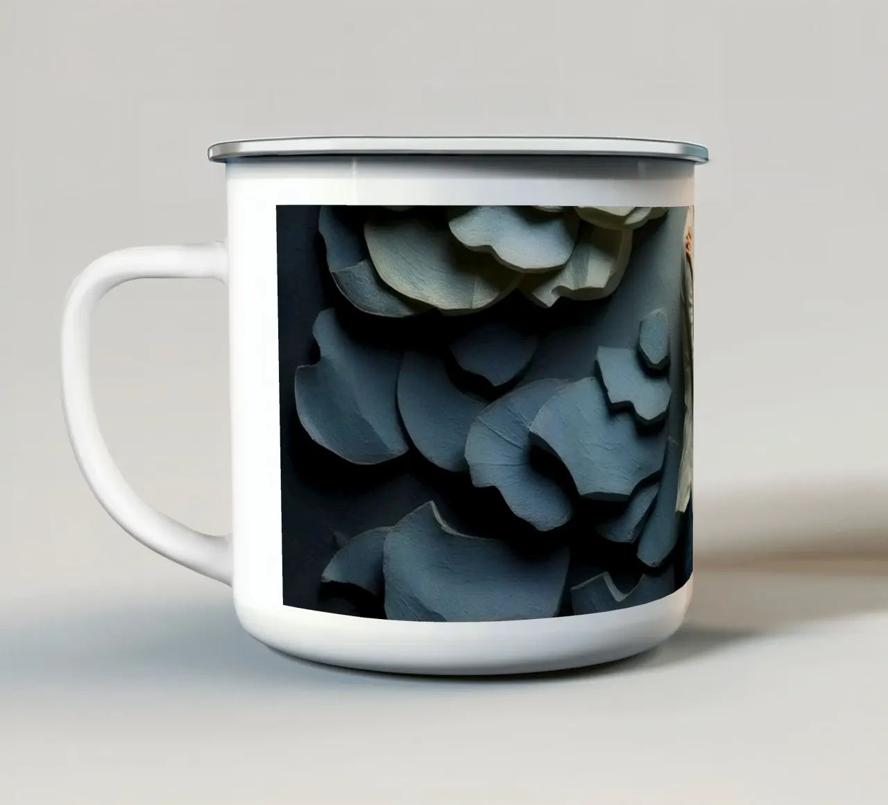 Abbracciare l'amore tra onde e nuvole artistiche tazza in smalto da DesignDoodle