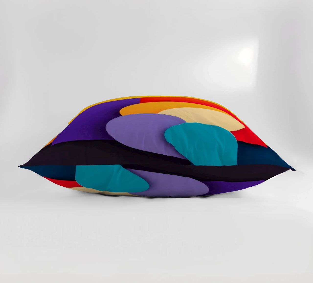 Le forme geometriche colorate creano un design astratto cuscino da DesignDoodle
