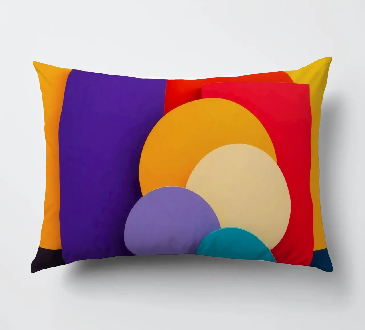 Le forme geometriche colorate creano un design astratto cuscino da DesignDoodle