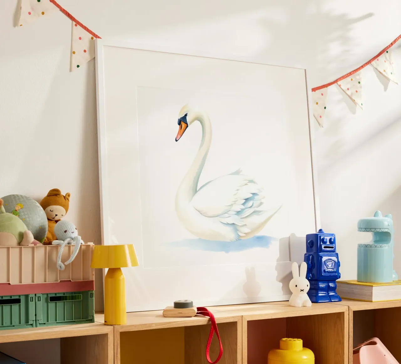 Elegante cigno bianco che scivola con grazia sull'acqua calma poster da DesignDoodle