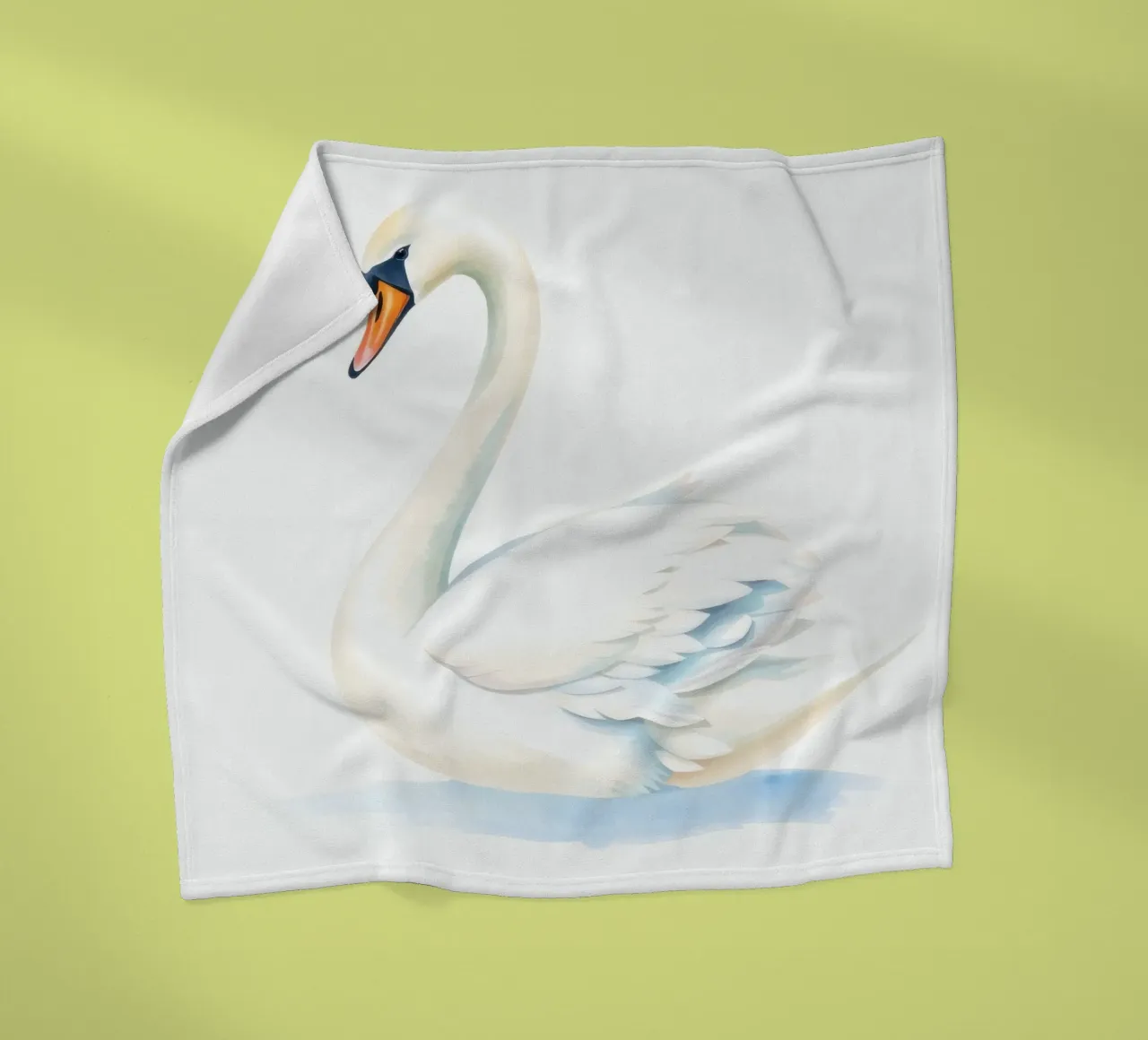 Eleganter weißer Schwan gleitet anmutig auf ruhigem Wasser Fleecedecke von DesignDoodle