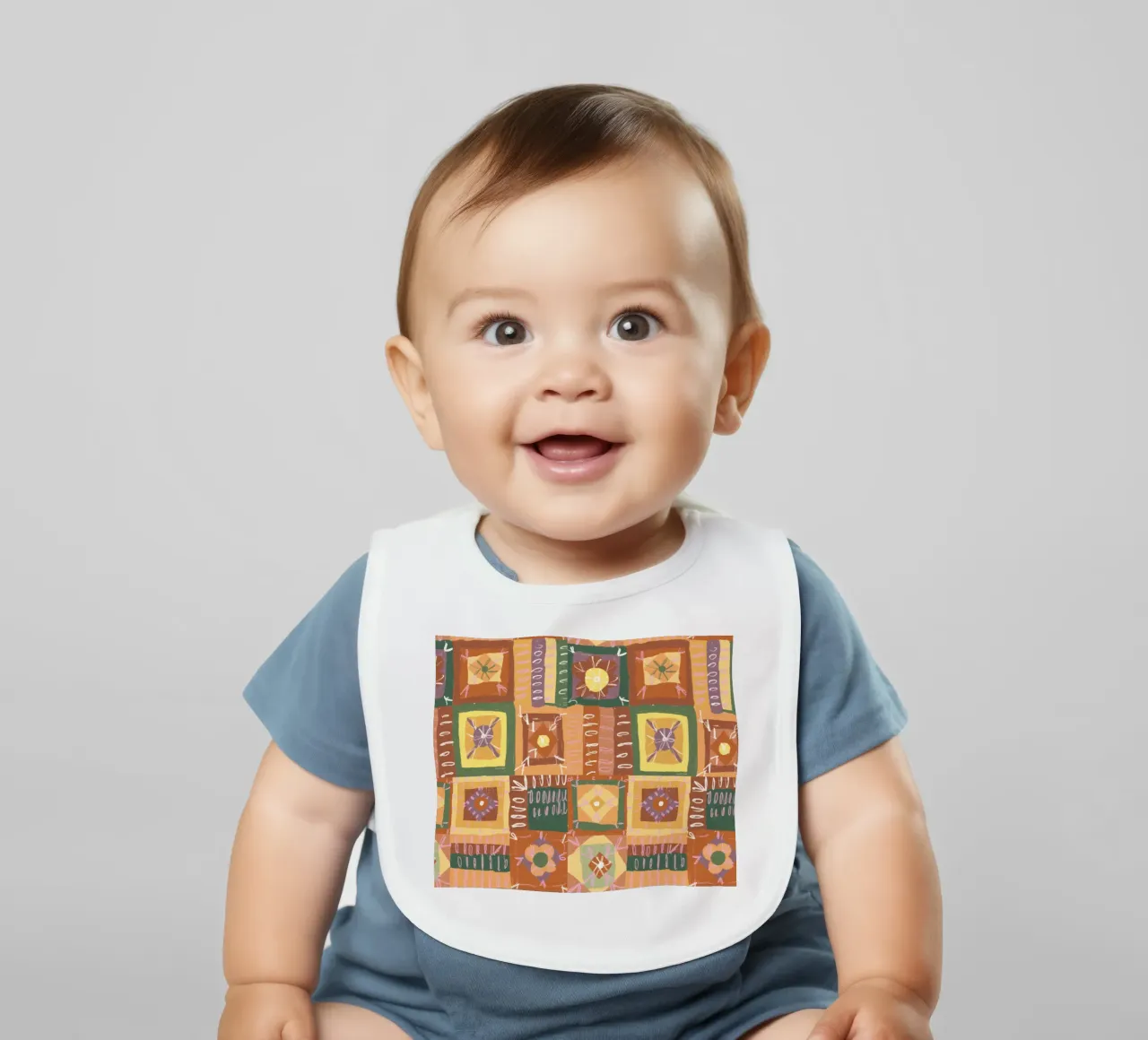 Brown patchwork Babylätzchen von GigiRosado