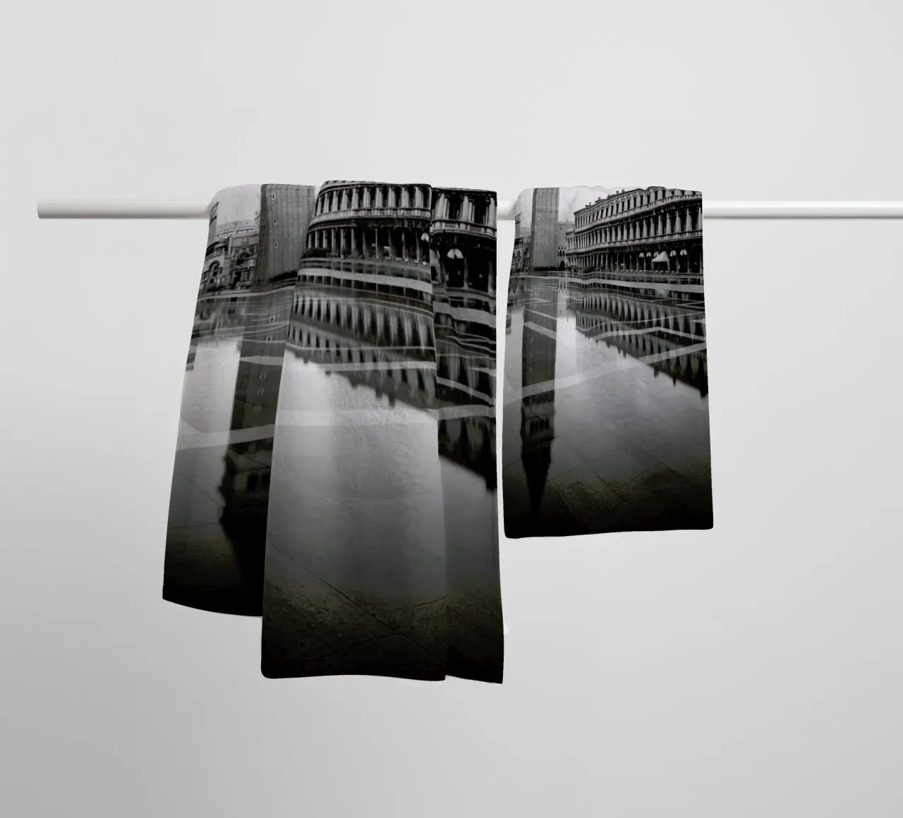 Venezia - Duplicate towel by Håggard Photography | Ronny Behnert