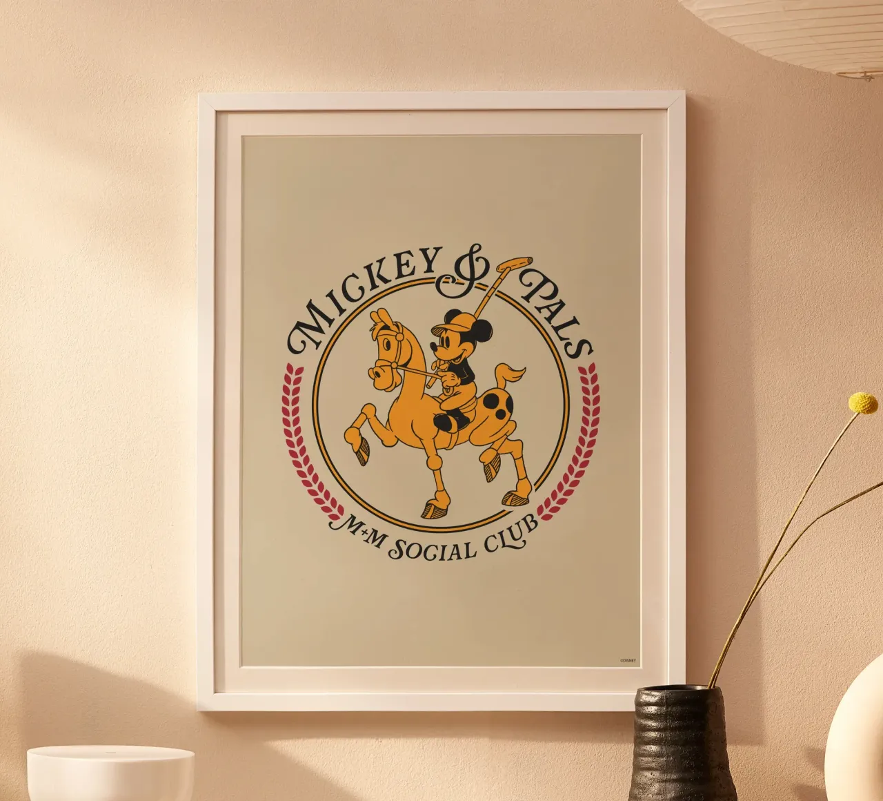 M&M - Social Club poster con telaio in legno da Mickey Mouse