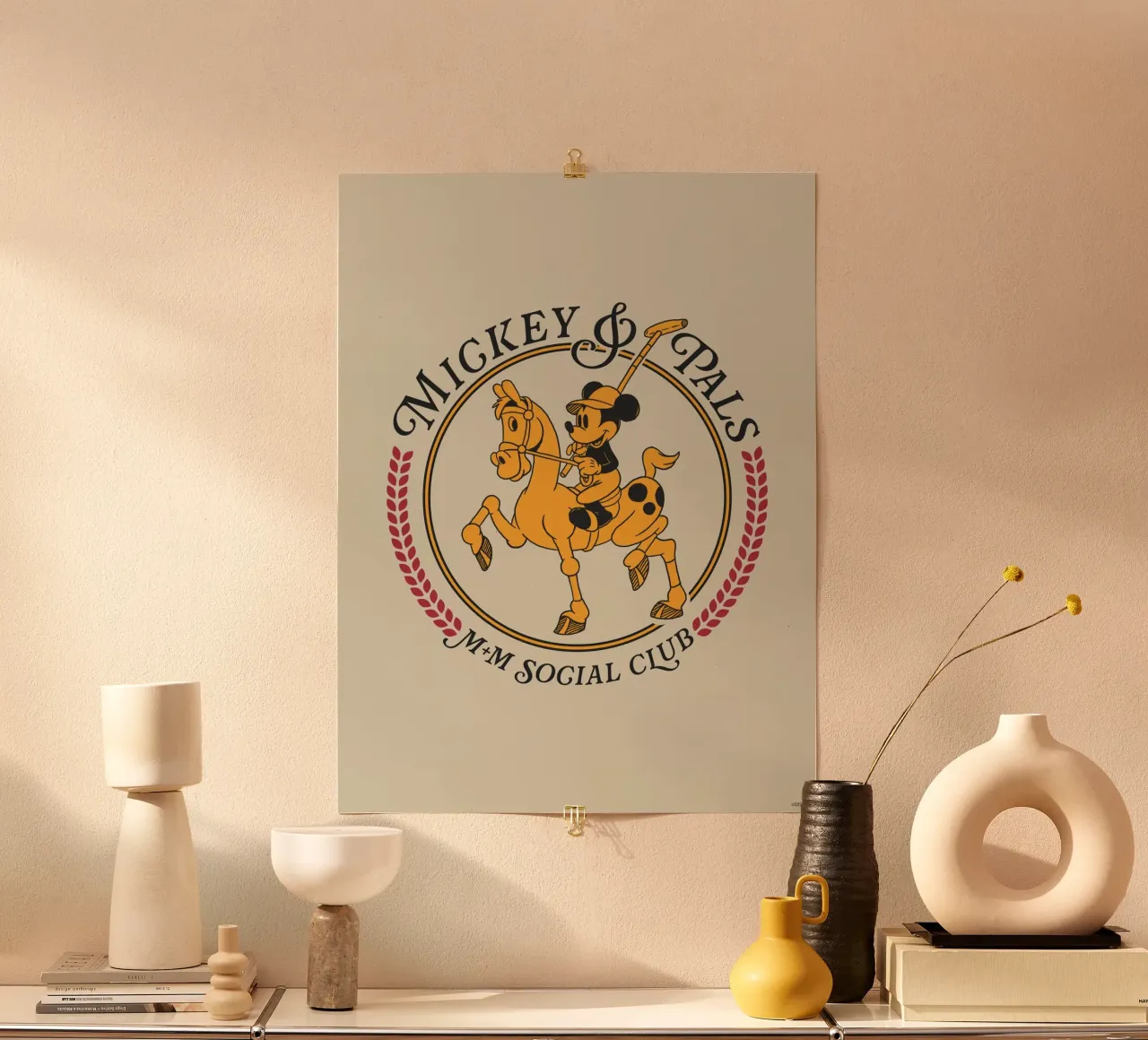 M&M - Social Club poster con telaio in legno da Mickey Mouse