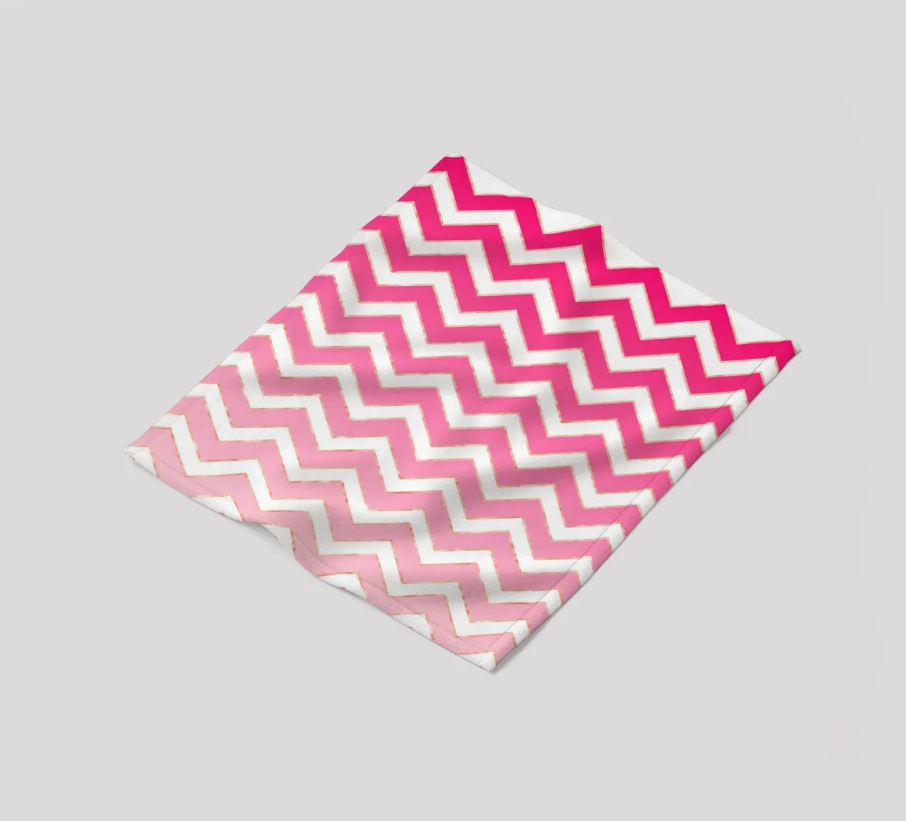 Motivo a zig zag in rosa e bianco con accenti in oro rosa coperta in pile da CalliLetters