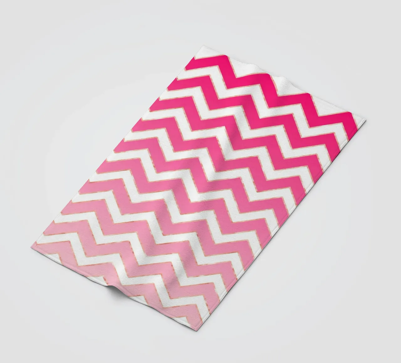 Motivo a zig zag in rosa e bianco con accenti in oro rosa coperta in pile da CalliLetters