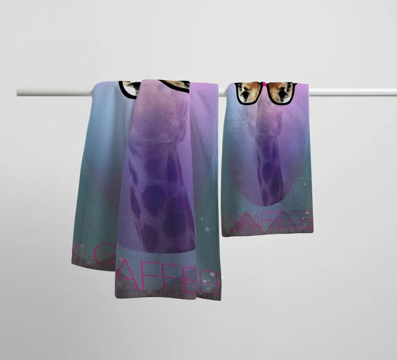 My Giraffe Geek asciugamano da bagno da AS Art