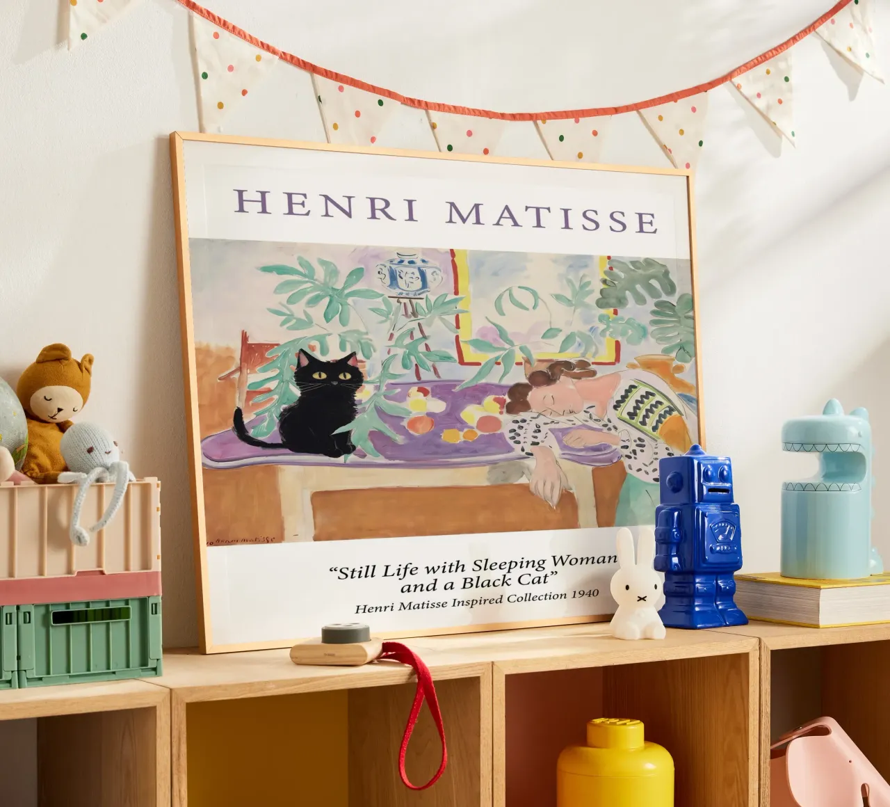 Henri Matisse, dipinto Donna addormentata con gatto poster con telaio in legno da Peaches Art Prints