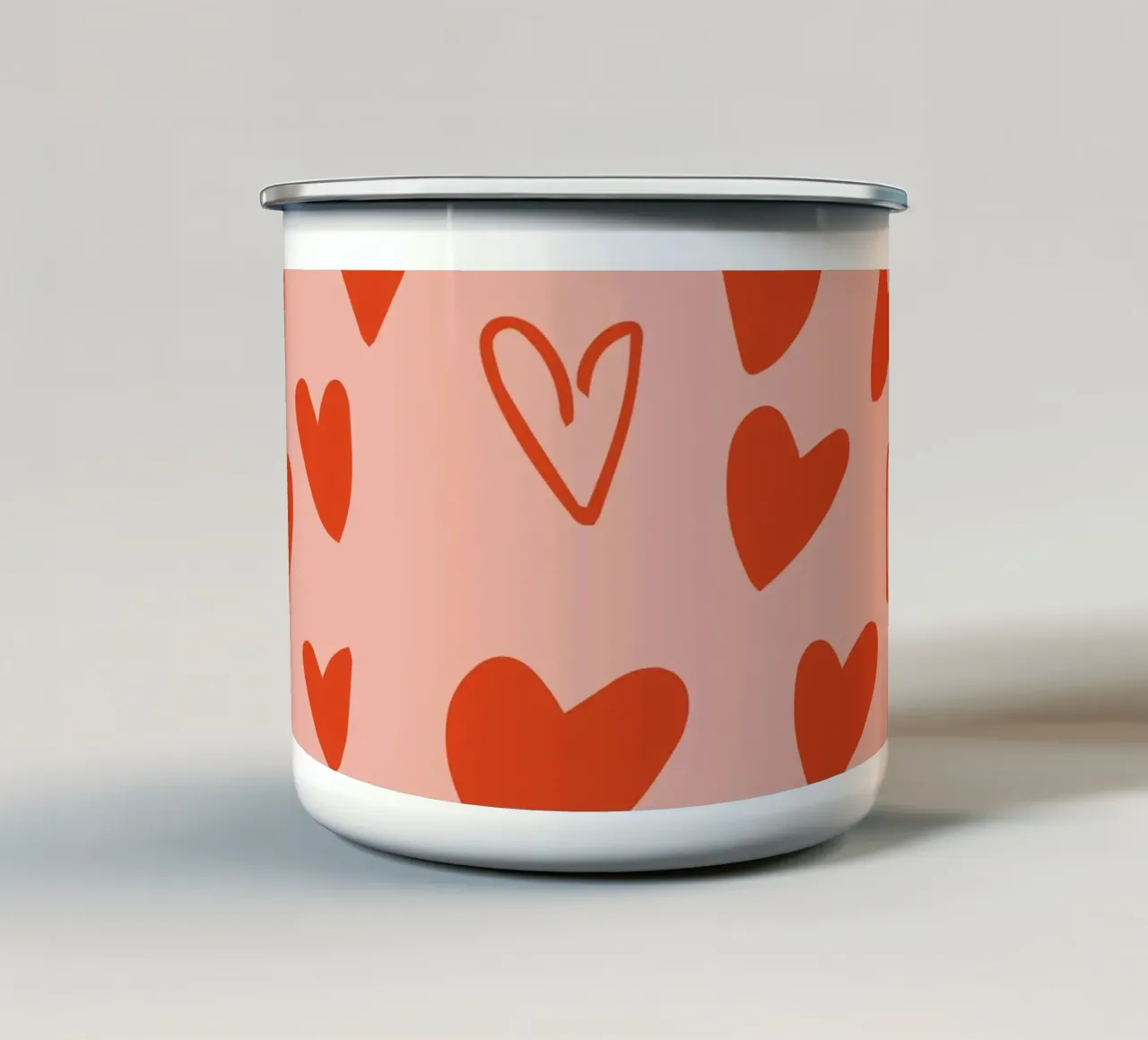 Scatter Sweetheart - Amore giocoso e retrò rosa tazza in smalto da susanacosta