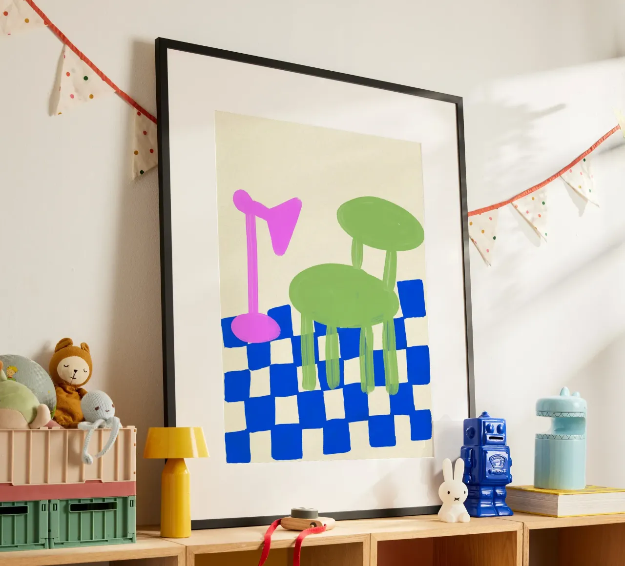 Stampa d'arte moderna di metà secolo - Sedia verde e lampada rosa poster con telaio in alluminio da Peaches Art Prints