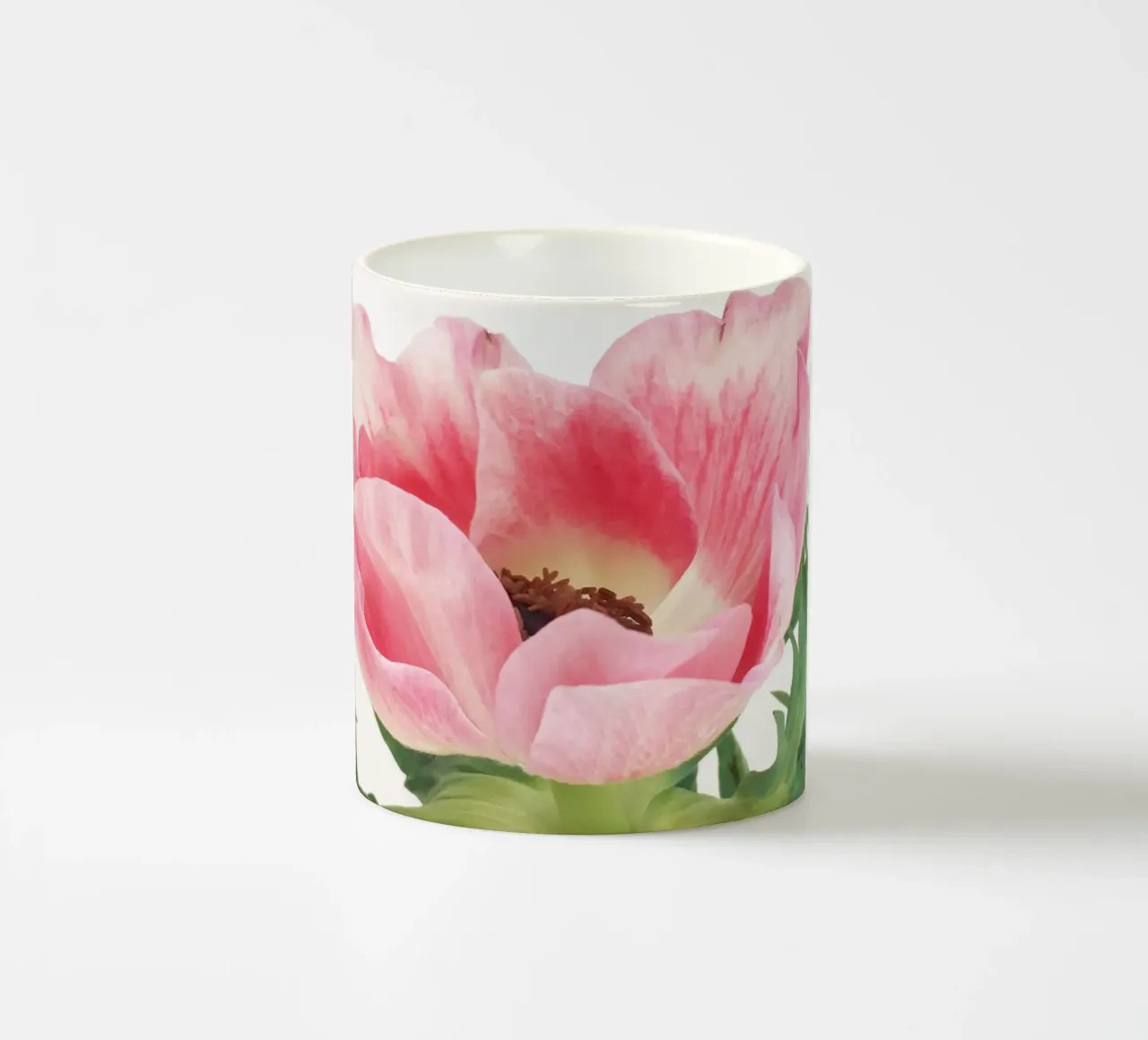Anemone rosa tazza in ceramica da Cassia Beck Photography