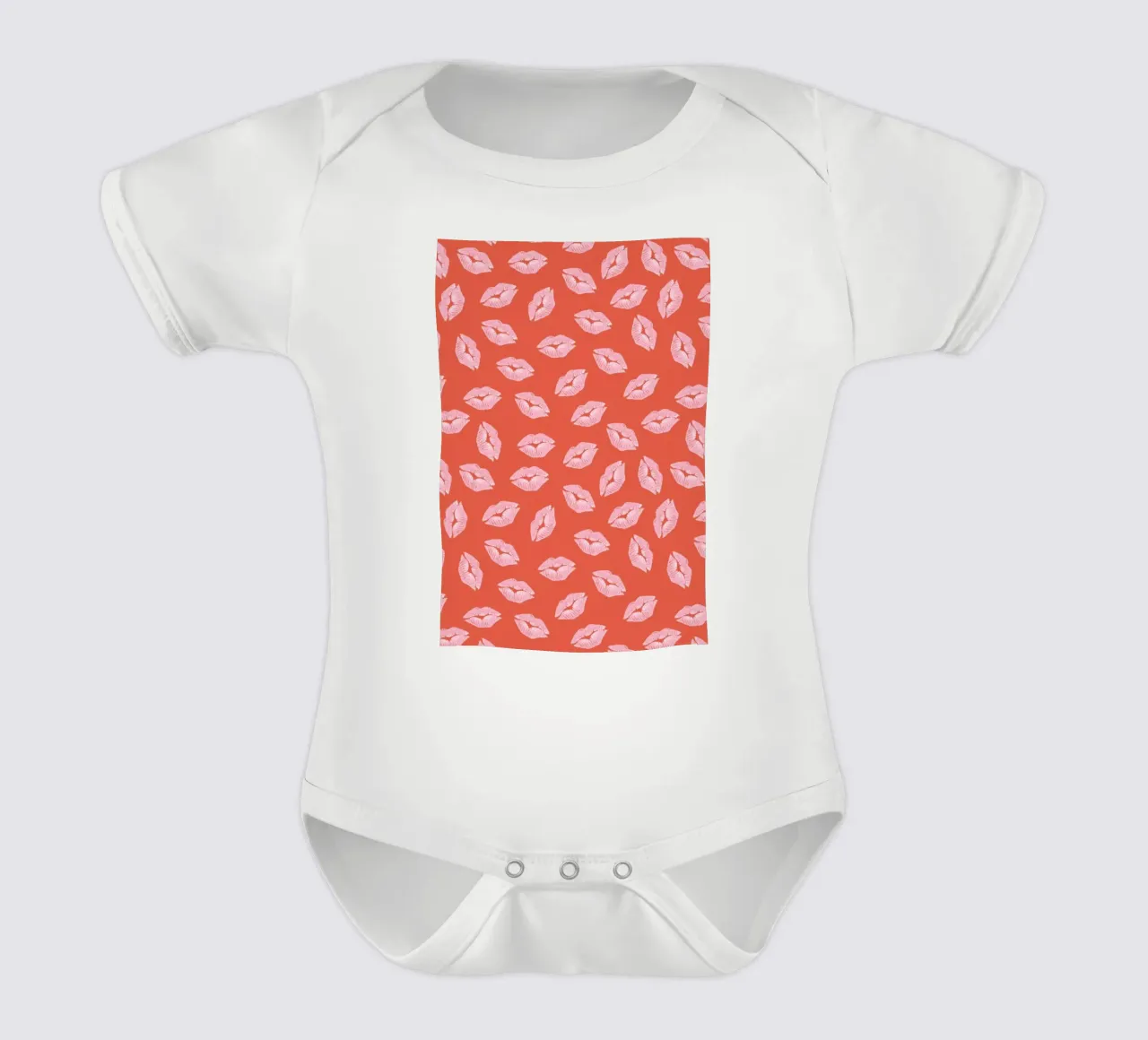 Kisses short-sleeve baby romper by Kind of Style