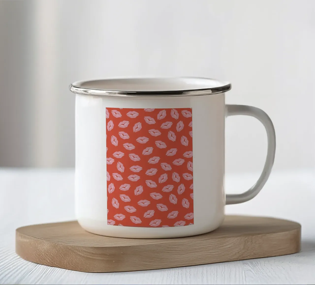 Kisses tazza in smalto da Kind of Style
