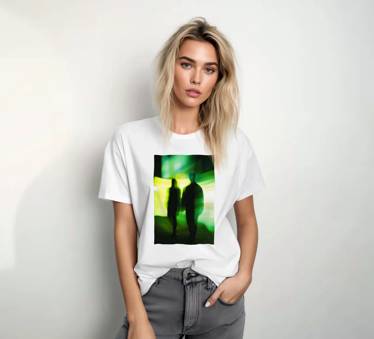 Parijs onder hypnose: Elektrische schaduwen in beweging t-shirt van Le Flou