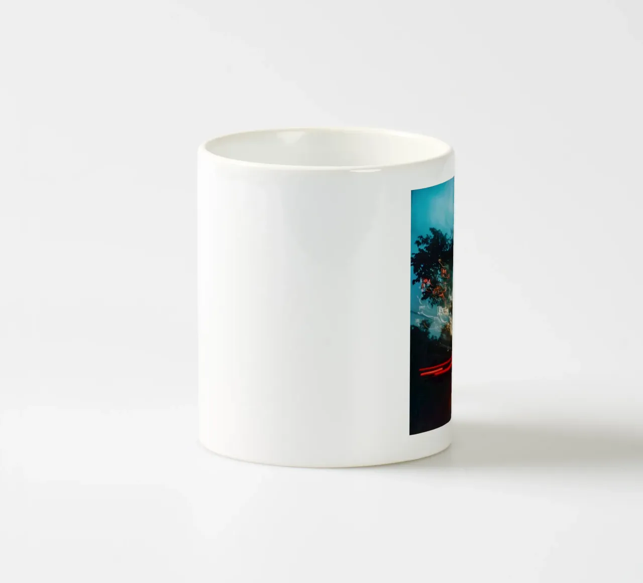 Luci furtive a Los Angeles: la velocità della notte tazza in ceramica da Le Flou