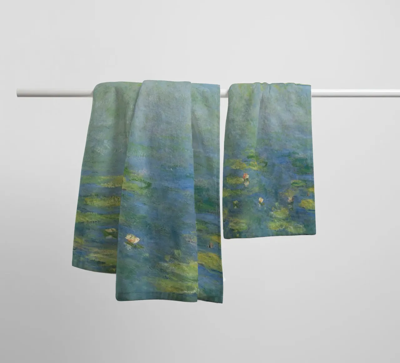 Claude Monet - Ninfee asciugamano da bagno da Timeless Artworks