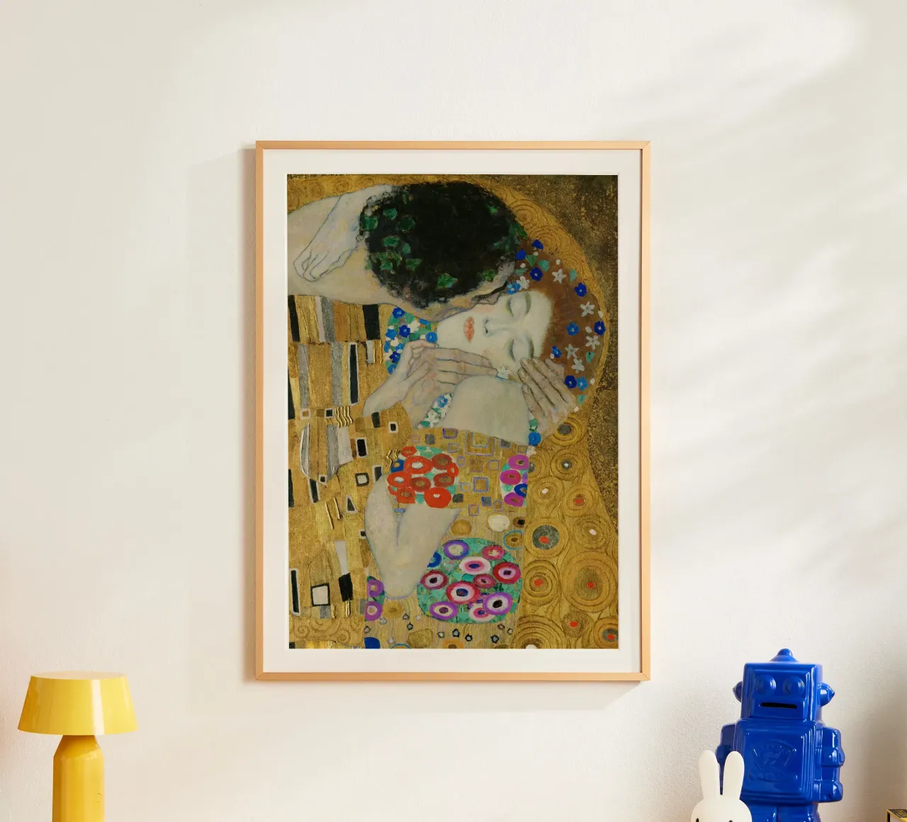 Gustav Klimt - Il bacio (particolare) poster con telaio in plastica da Timeless Artworks