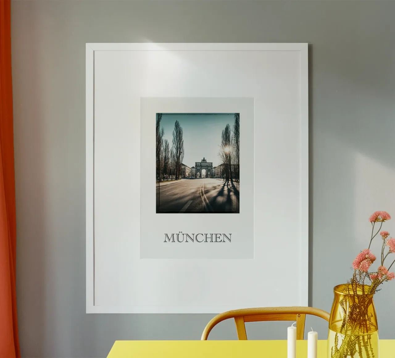 München LEO poster con telaio in legno da Flo Klein