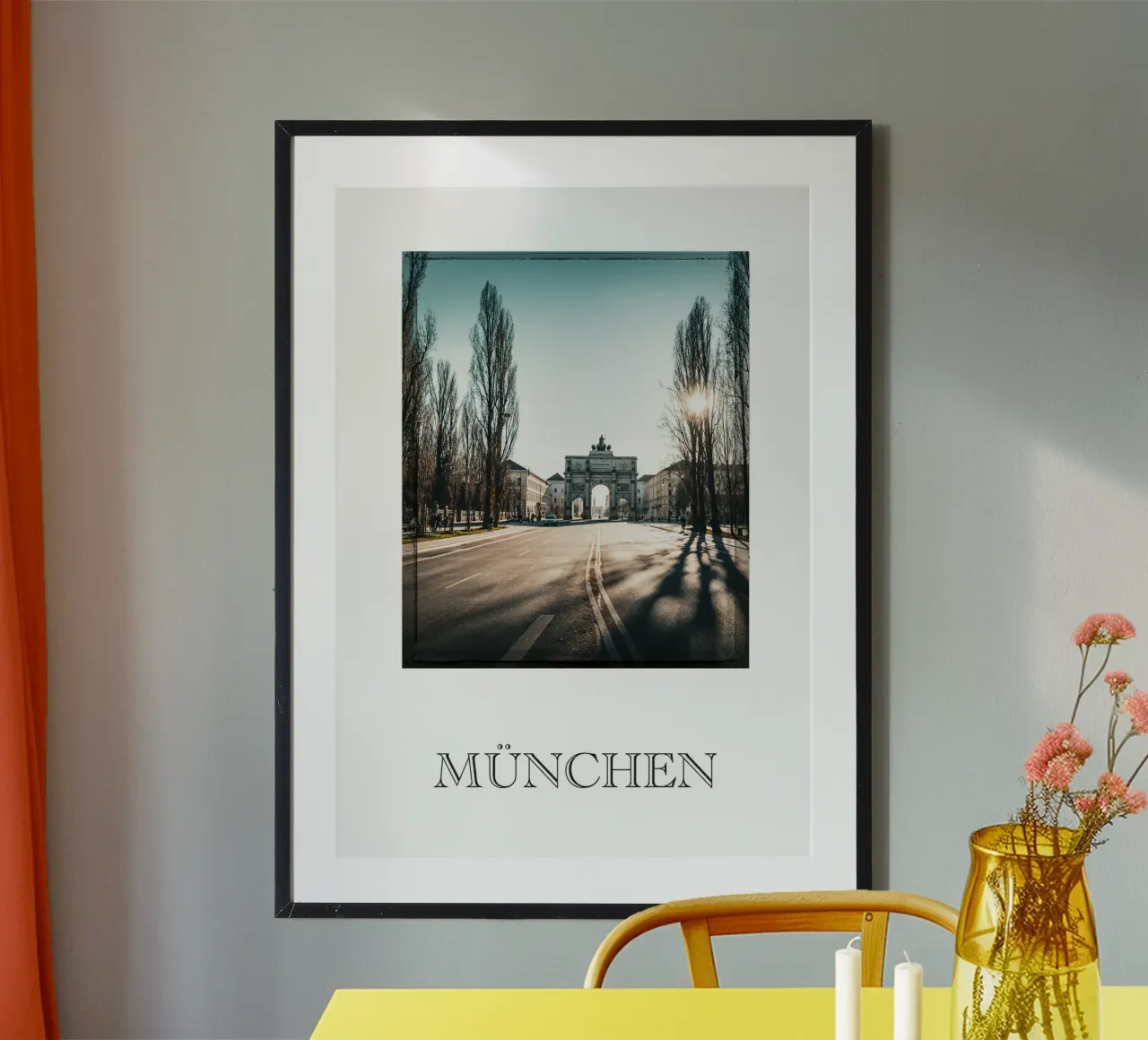 München LEO poster con telaio in legno da Flo Klein