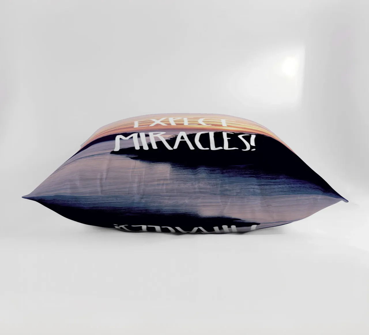 Expect Miracles cuscino da Robin Delean
