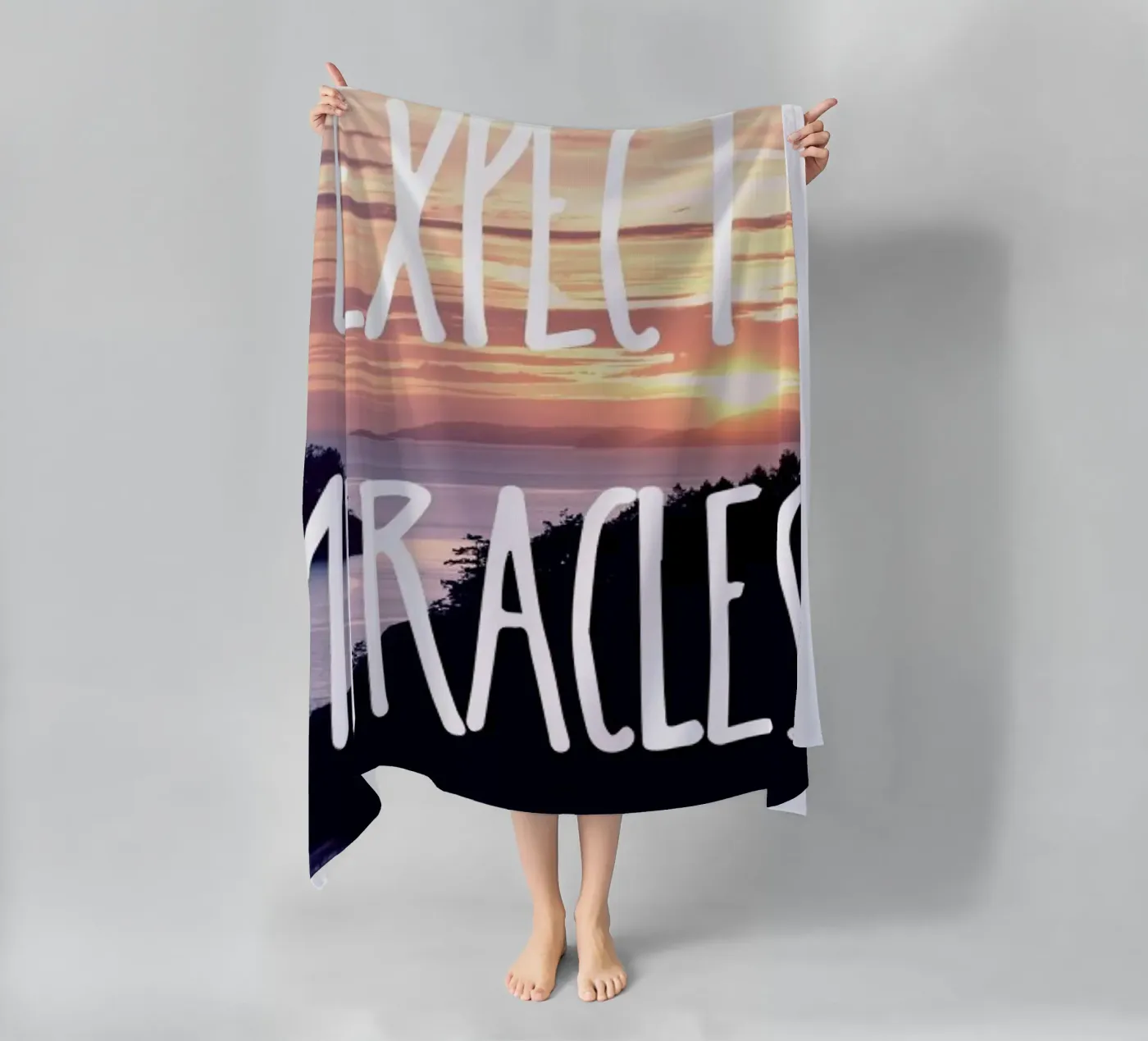 Expect Miracles strandhanddoek van Robin Delean