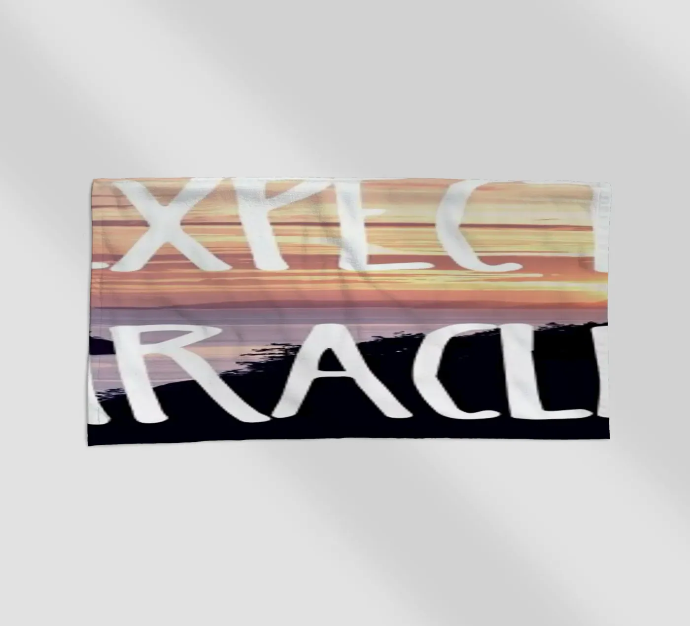 Expect Miracles strandhanddoek van Robin Delean