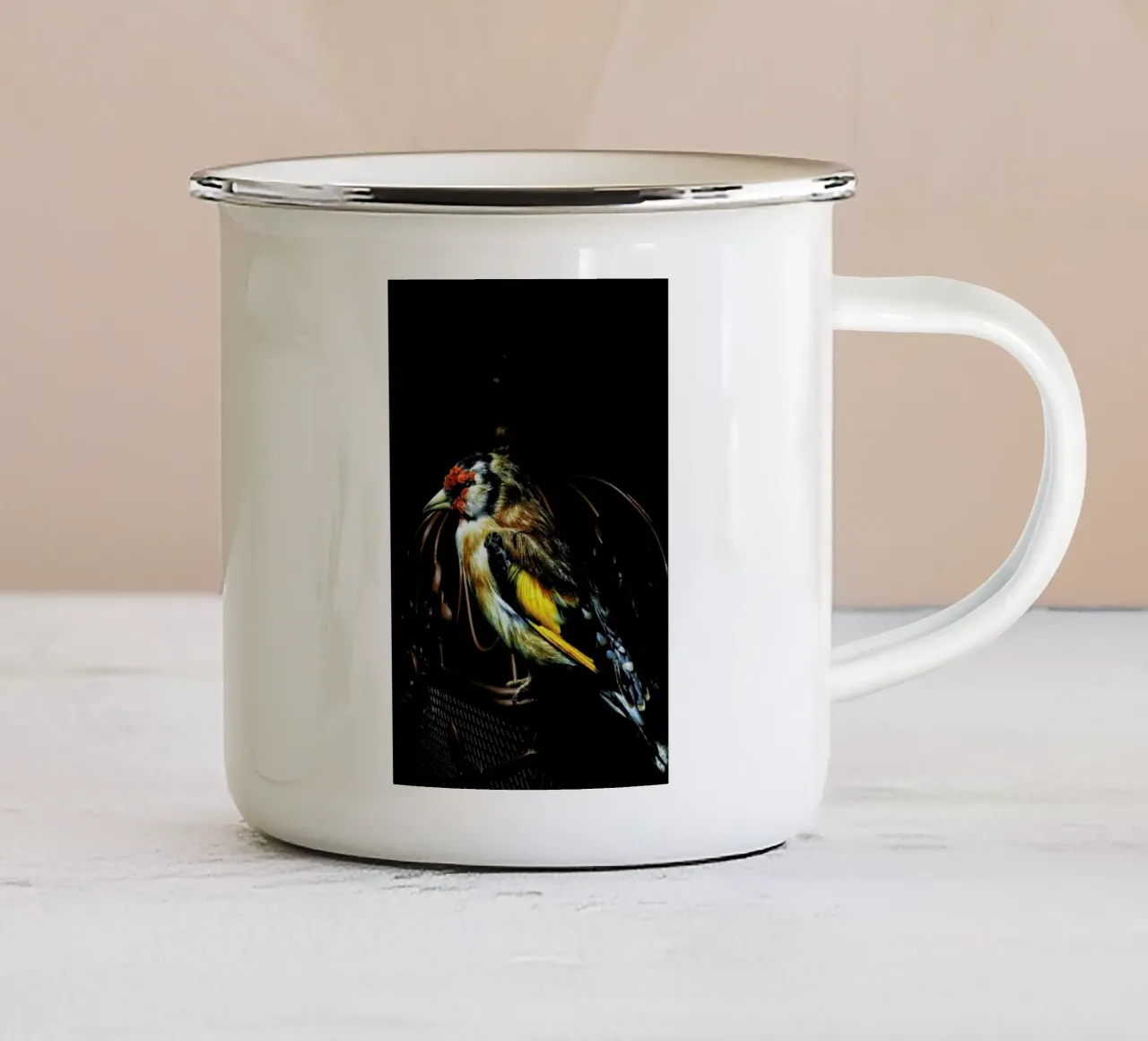 Birds Everywhere 22 tazza in smalto da Günther Egger