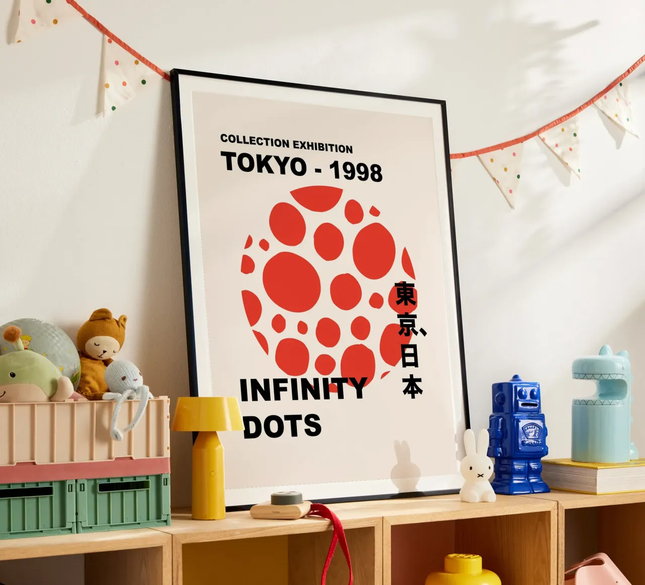 Infinito astratto a pois rossi, grafica di ispirazione giapponese poster con telaio in legno da Peaches Art Prints