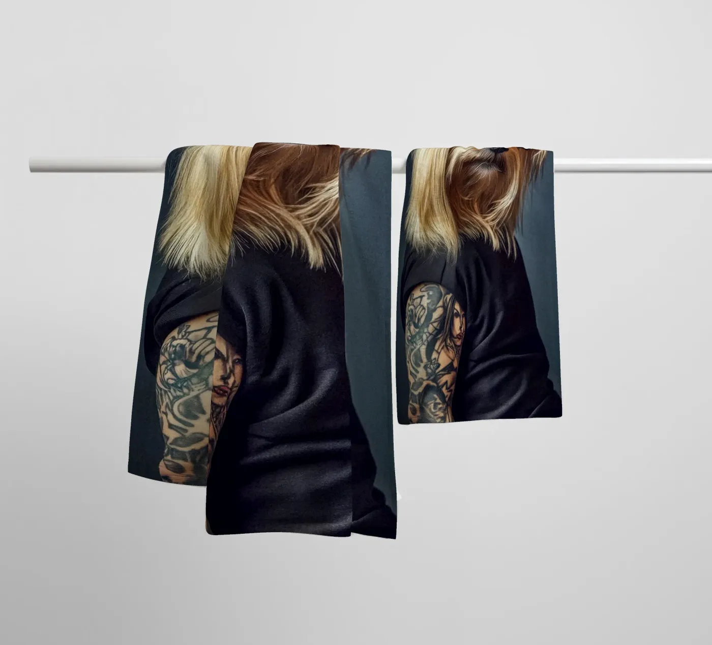 Juno towel by Affiches Chien Originales – Dogland