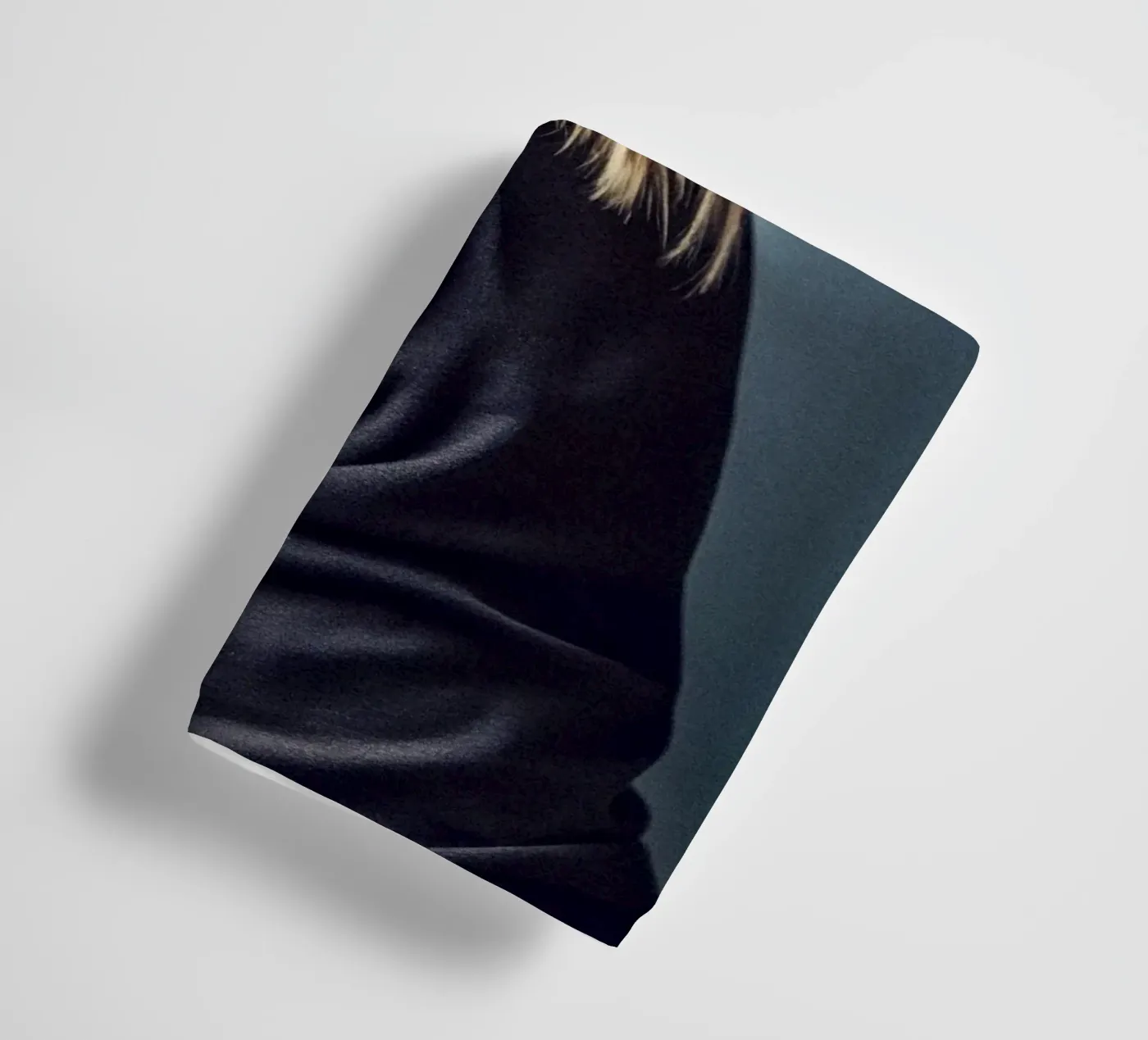 Juno towel by Affiches Chien Originales – Dogland