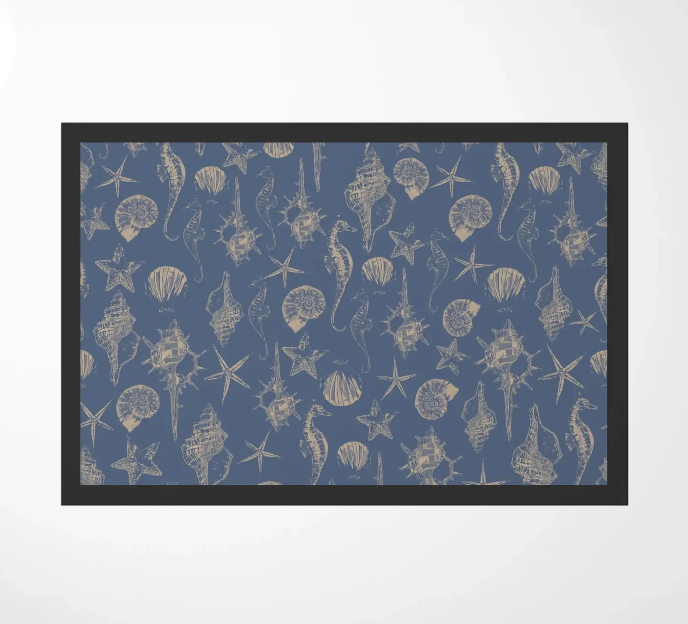 schelpen blauw en beige deurmat van Art by Susana Miranda ilustración