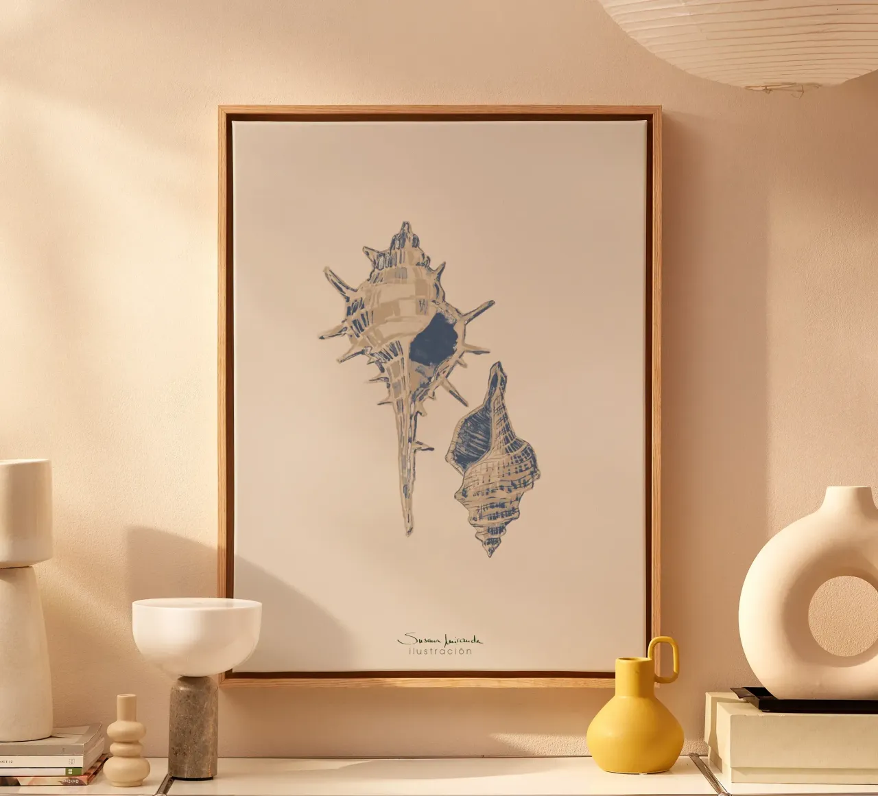 conchiglie blu e beige tela con Cornice a cassetta da Art by Susana Miranda ilustración
